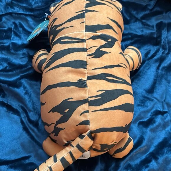 Hugmee Squishmallows Tina The Tiger Plush - Picture 2 of 4